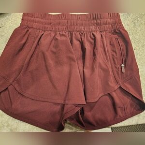 EUC Lululemon Track That Short-Size 6